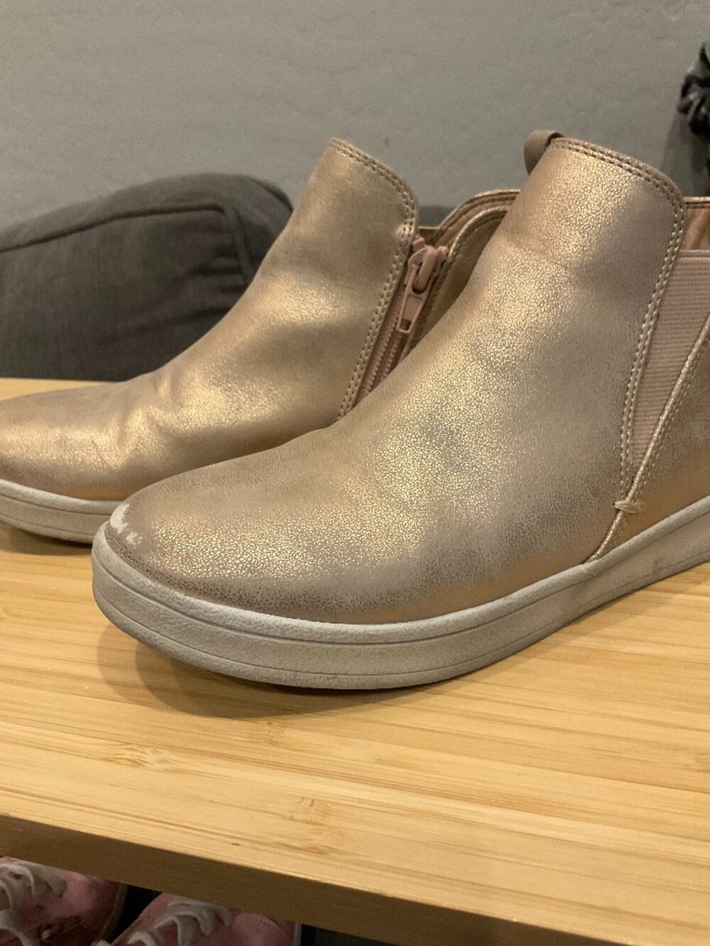 MIA Girls Gold Metallic Chelsea Sneaker Booties Size 2